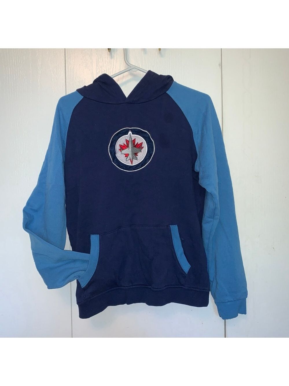 Winnipeg Jets hockey Hoodie Size M Blue